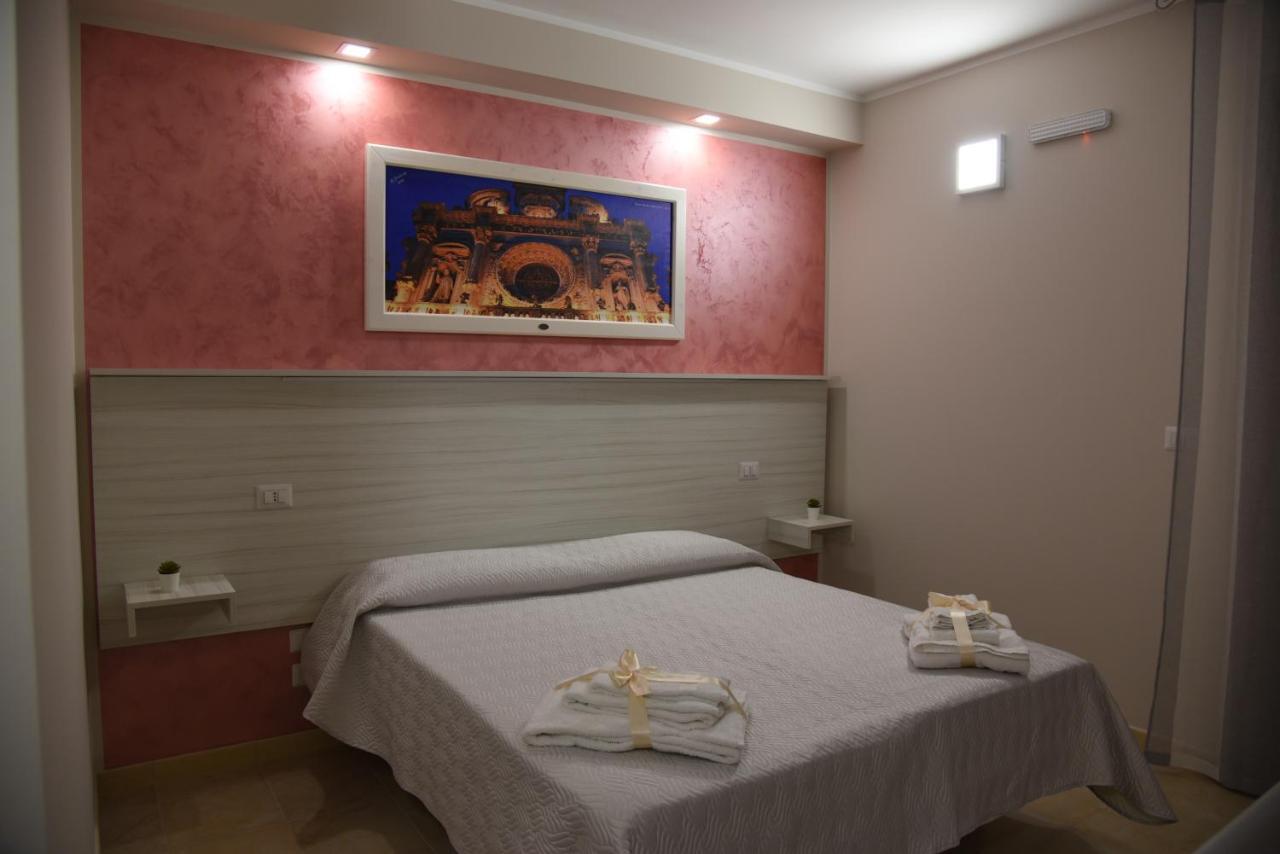 Trepuzzi B&B La Graticola Ristorante Pizzeria المظهر الخارجي الصورة